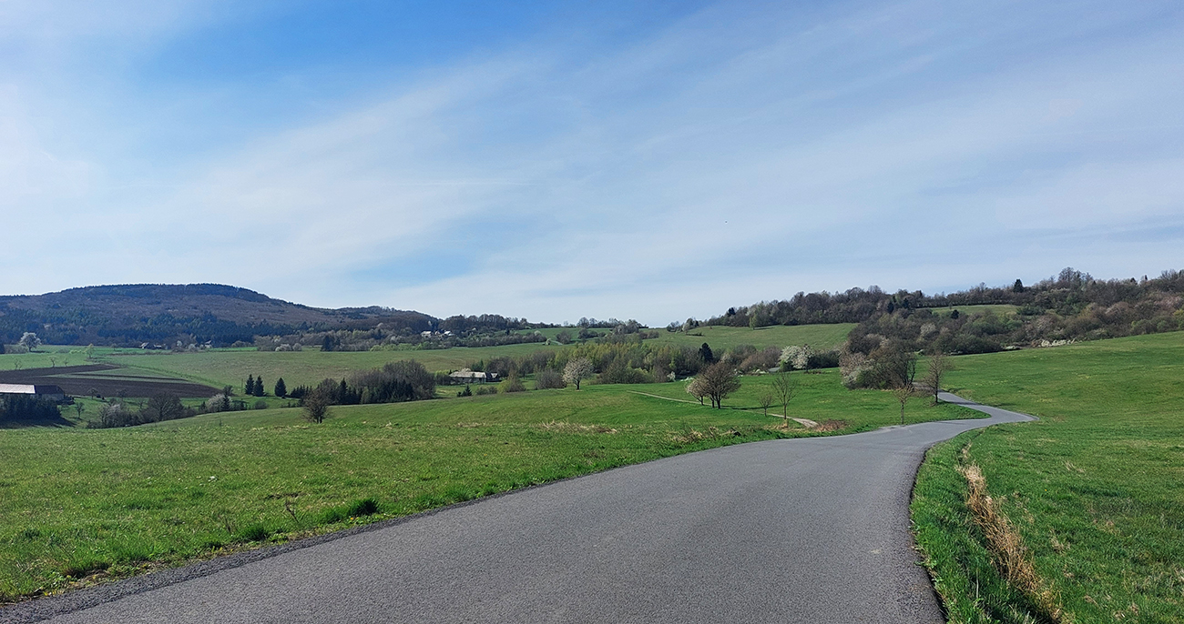 Aj za odbočkou na Budinú je úzka okreska v top kvalite. Aj_za_odbočkou_na_Budinú_je_úzka_okreska_v_top_kvalite.