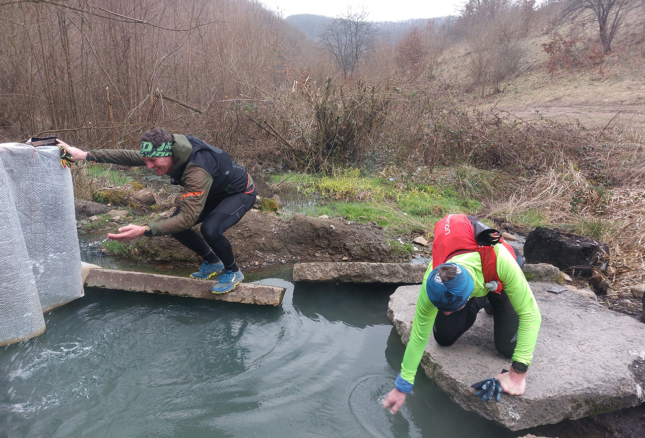 Jasné, že sme sa okúpali, aj keď nie celí. Jasné,_že_sme_sa_okúpali,_aj_keď_nie_celí.