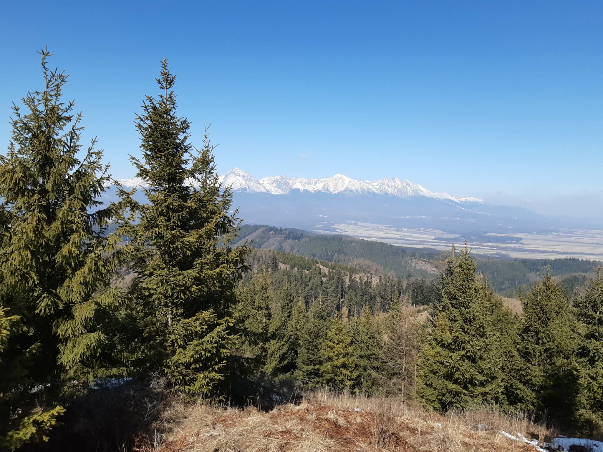 v_stredu_pred_pretekom_bolo_na_Krížovom_vrchu_ešte_takto